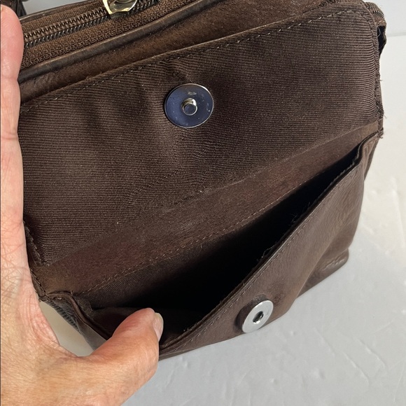 Vintage FOSSIL Y2K brown leather organizer crossbody - Picture 7 of 11